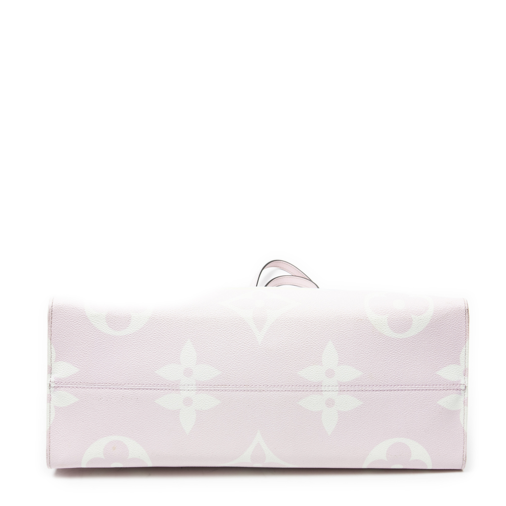Louis Vuitton OnTheGo GM - Picture 6 of 10